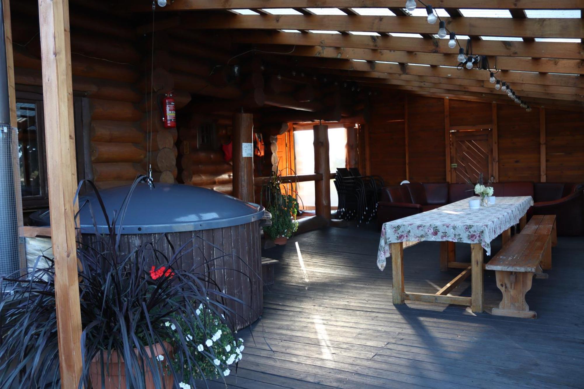Kundzini Hotel Bīriņi Exterior foto